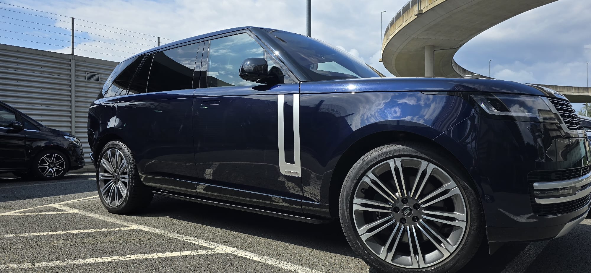 Range Rover Chauffeur Service in London